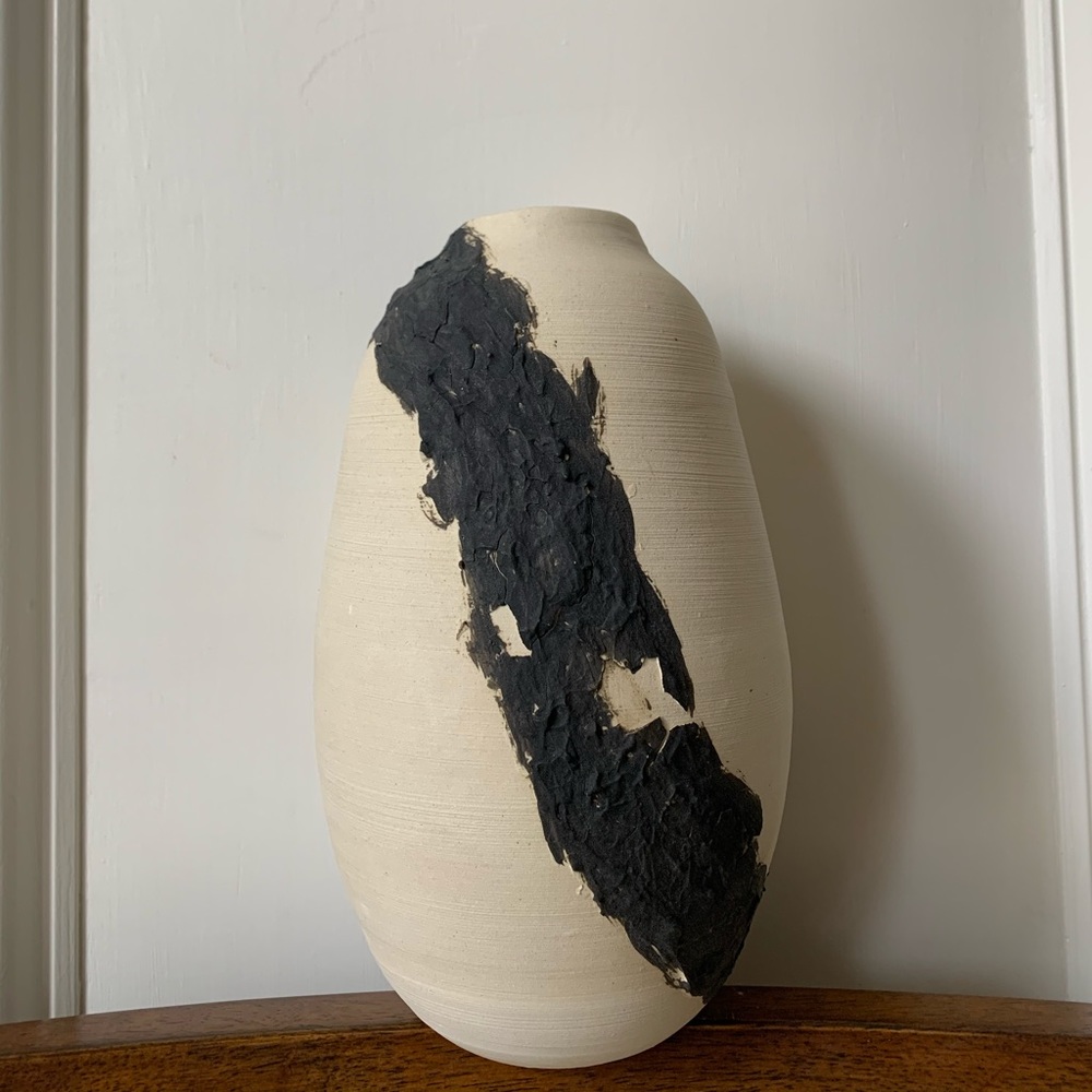 Handmade wheel thrown vase. - Picture 4 of 4